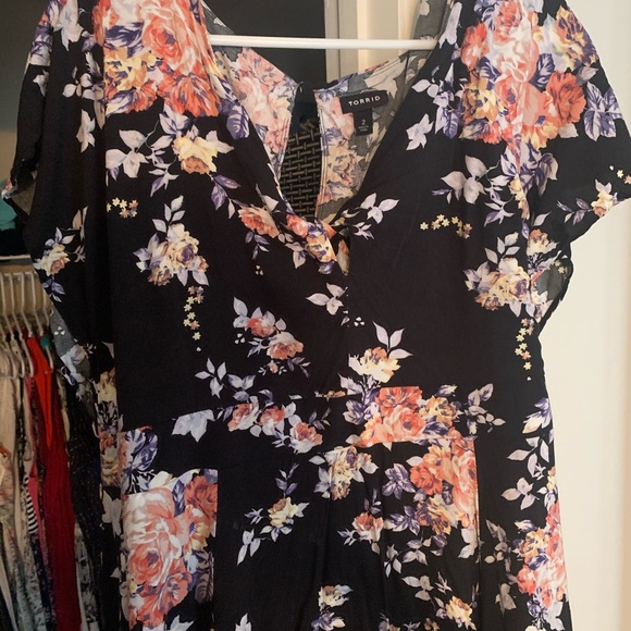torrid Dresses & Skirts - Keyhole back dress